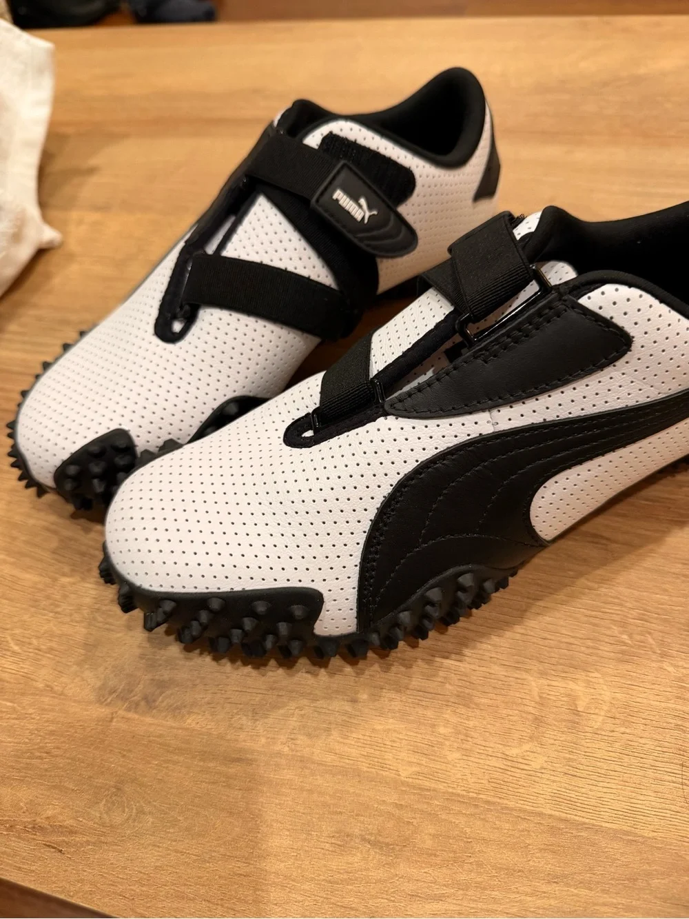Puma womens White and Black Spike Track Trainers size 8 stylish wear
